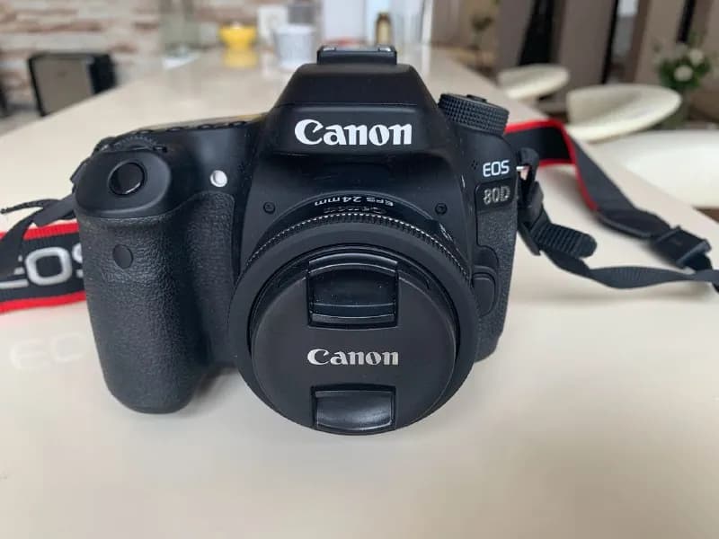 Canon 80D в идеальном состоянии, пару раз использовалась для видео, и то в помещении — 1950 gel — Тбилиси — 1 950 ₾