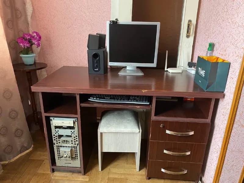 Computer desk — Тбилиси