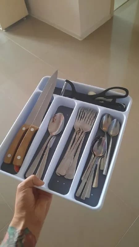Set of cutlery and plates — Тбилиси — 40 ₾