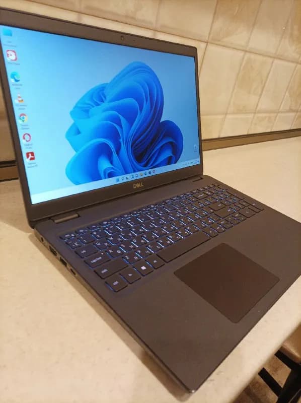 Dell latitude 3510, куплен за 2000 лари неделю назад, абсолютно новый, по бокам еще заводские пленки — Тбилиси — 2 000 ₾
