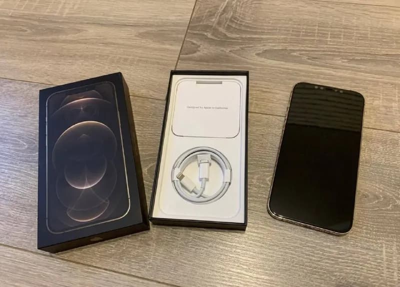 iPhone 12 Pro Max, 256gb. Цвет: золотой. Телефон в идеальном состоянии, на гарантии, с чеками. — Тбилиси — 3 500 ₾