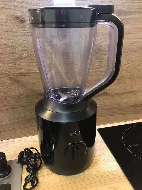 BrAun мощность 800w Стакан из прочного пластика с изменением в миллиграммах. — Батуми — 85 ₾