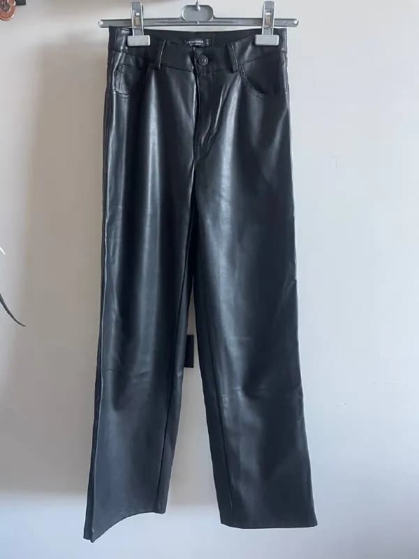 Stradivarius из экокожи — Батуми — 35 ₾