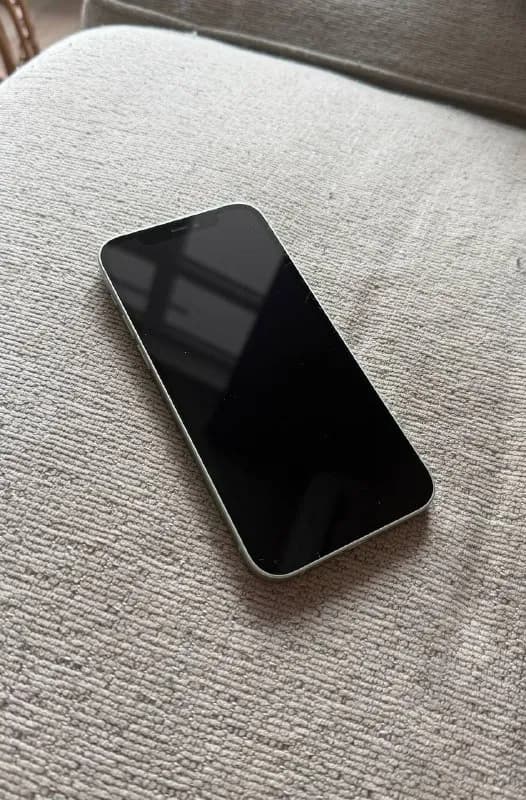 iPhone 12 — Батуми — 400 ₾