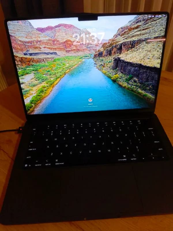 Macbook pro m5, 16 gb, 512gb, black space — Батуми — 1 750 $