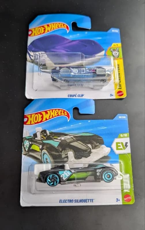 Hot wheels машинку TH и брелок. — Батуми