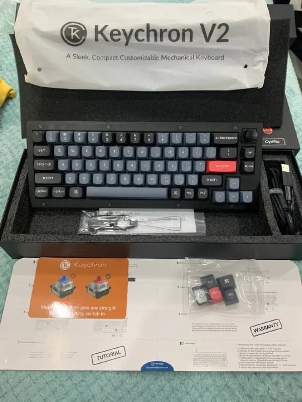 2 абсолютно новые, механические клавиатуры Keychron V2-C3. Компактная 60% (68 клавиш). Переключатели — Батуми — 250 ₾