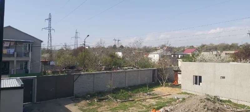 35 кв м, в данный момент сделан ремонт, все новое, никто не жил, — Тбилиси — 300 $