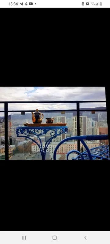 Green Budapesht. 800$ коммунальные не включены. Стиральная машина, фен, центральное отопление, конд — Тбилиси — 800 $