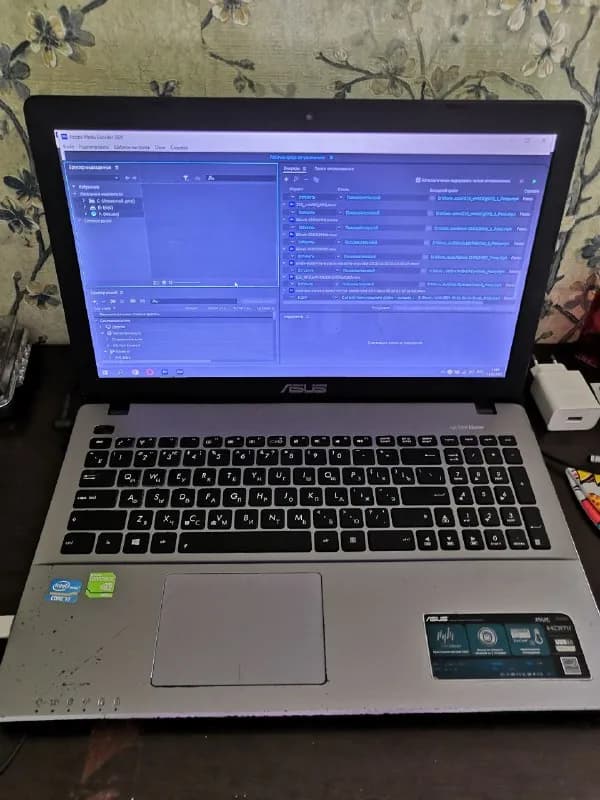 ASUS X550C. Работает отлично, игры тянет, граф. и монтажные программы тоже! Единственное, работает т — Тбилиси — 150 $