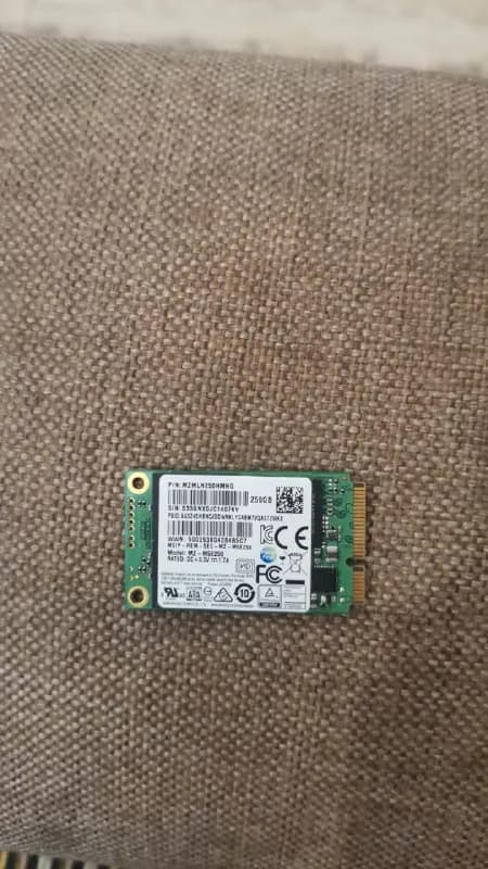 mSATA Samsung 850 EVO Msata 256gb — 100 лари (без торга) — Тбилиси — 100 ₾