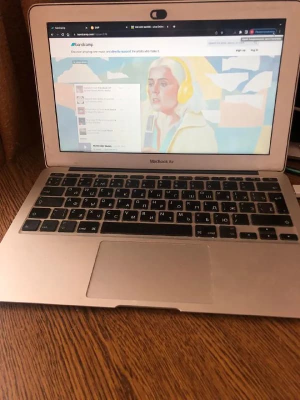 MacBook Air (11,6 inch, mid 2013) — Тбилиси — 600 ₾