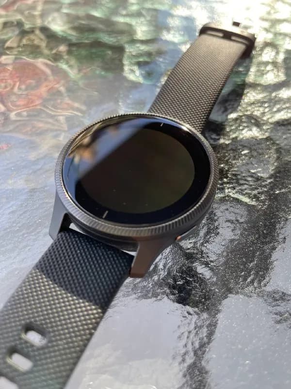 Garmin VENU черные с серым безелем, 45 мм. В отличном состоянии, есть мелкие царапки олеофобного покр — Тбилиси — 250 $