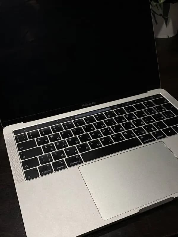 MacBook Pro 2019 года — 8Гб, 256Гб, Intel Core, количество циклов зарядки — 667, в отличном состояни — Тбилиси — 1 000 $