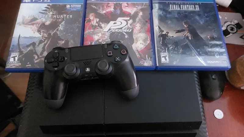 PS4. Версия на терабайт. Не слим. Стандартная комплектация: 1 геймпад, hdmi кабель, усб кабель. +3 и — Тбилиси — 800 ₾