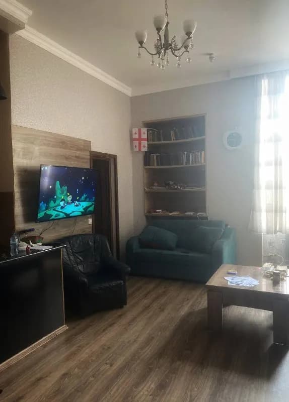 თვეში 350$. თავისუფლდება 2 ივლისს. პირველი + ბოლო თვე + 150$ რიელტორის საკომისიო — Тбилиси — 350 $