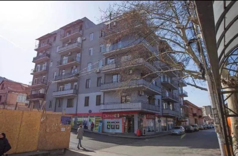 vera. gogebashvili 50. okala vinzavod. 1000$ — Тбилиси — 1 000 $