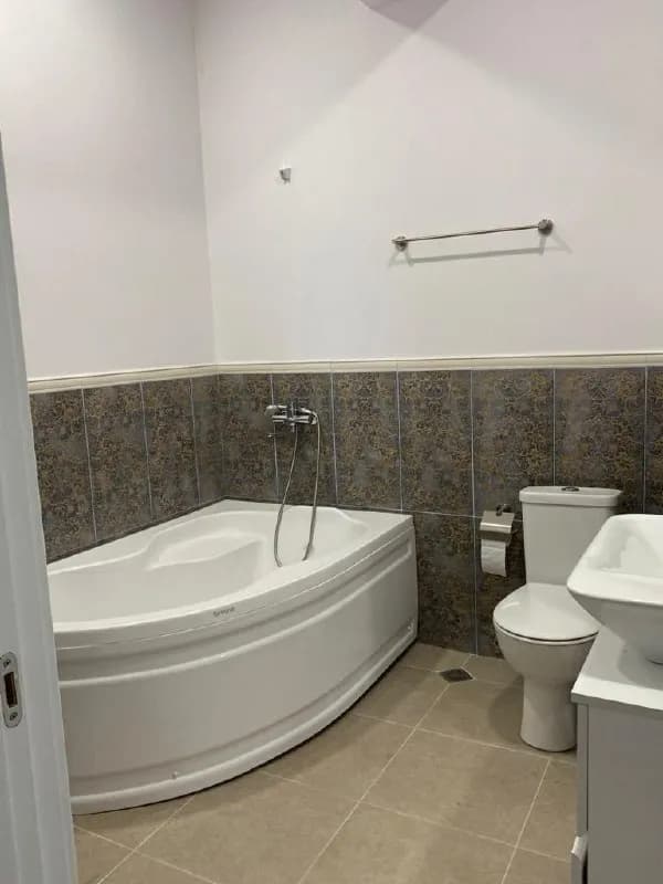 rent аренда квартиры в Сабуртало, до метро 10 минут на маршрутке, новый дом, новая квартира, 2 спал — Тбилиси — 700 $