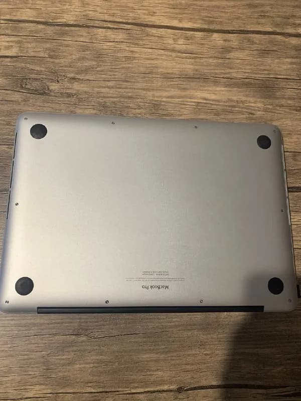 MacBook Pro 2015 early 13’3 inch 256 SSD, в отличном состоянии, цена 1500 лари. — Тбилиси — 1 500 ₾