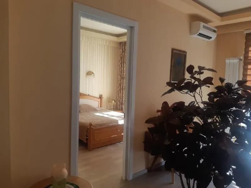 2-room furnished apartment in a new building on 300 Aragvintsev. 105 sq. m. — Тбилиси — 850 $