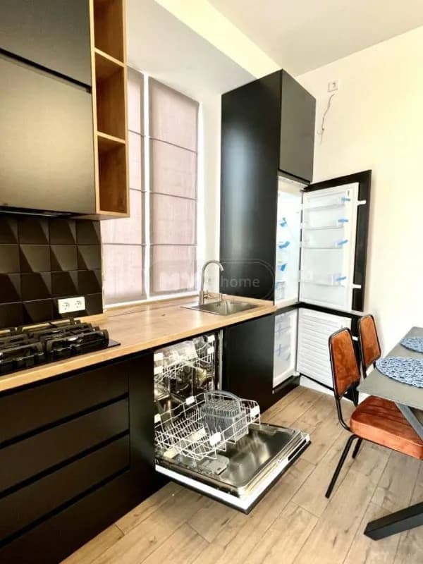 1 min walk from Chavchavadze St. 5 min walk to Mziuri Park. — Тбилиси — 1,250 $