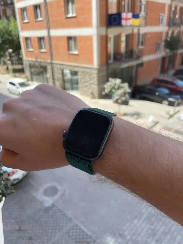 Apple Watch series 4 44 mm black — Тбилиси — 500 ₾
