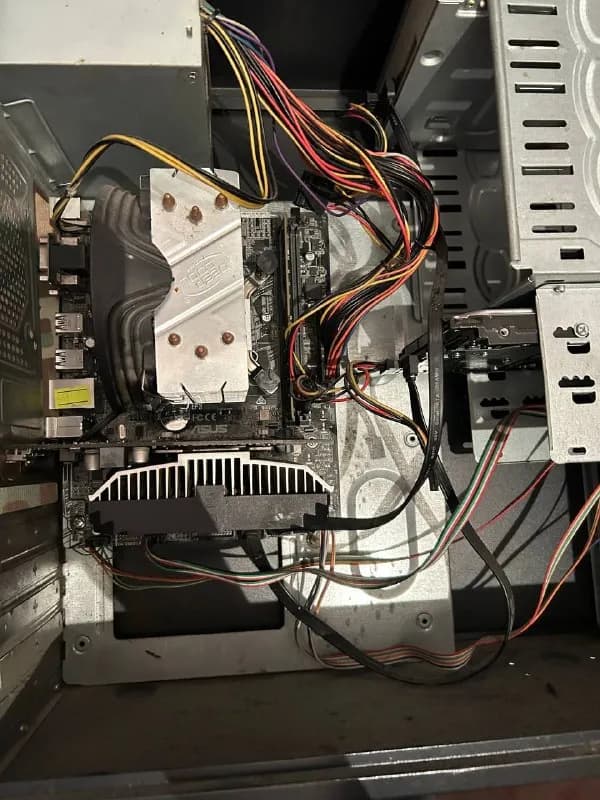 HDD диск 500GB, дипкул охлаждение….), монитор, клавиатура. [Рабочий, для офиса, возможно нужно помен — Батуми — 350 ₾