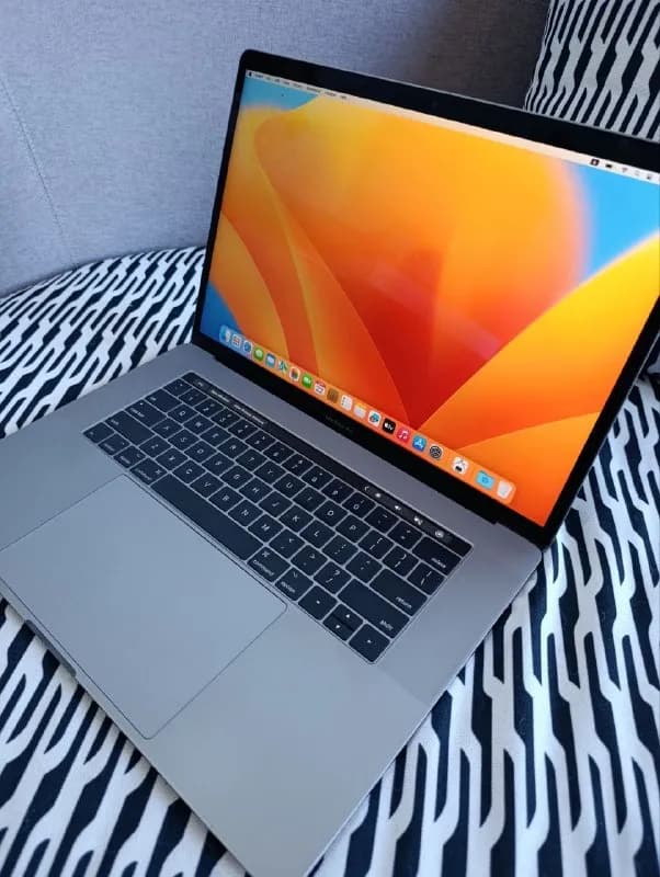 MacBook Pro 15 дюймов (2017) — Батуми — 1 200 ₾