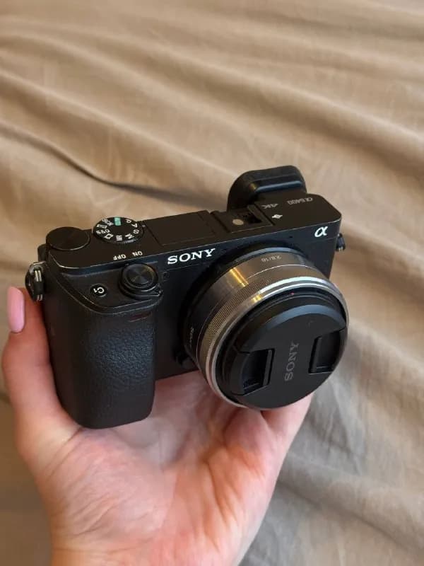 Sony a6400 пробег 19к в идеальном состоянии с объективом 1700лари — Тбилиси — 1 700 ₾