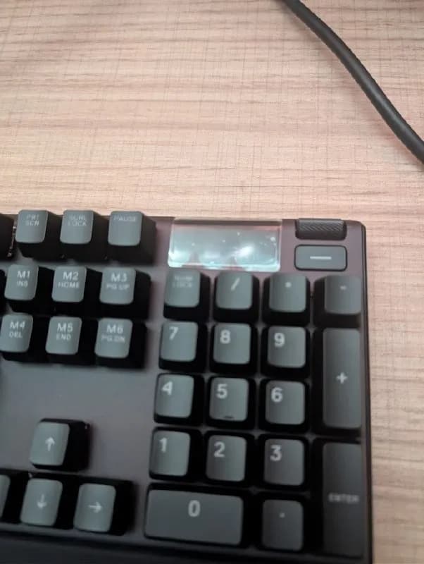 SteelSeries Apex 7 на красных переключателях (Red Switches). Состояние новой вещи (Like New), исполь — Тбилиси — 170 ₾