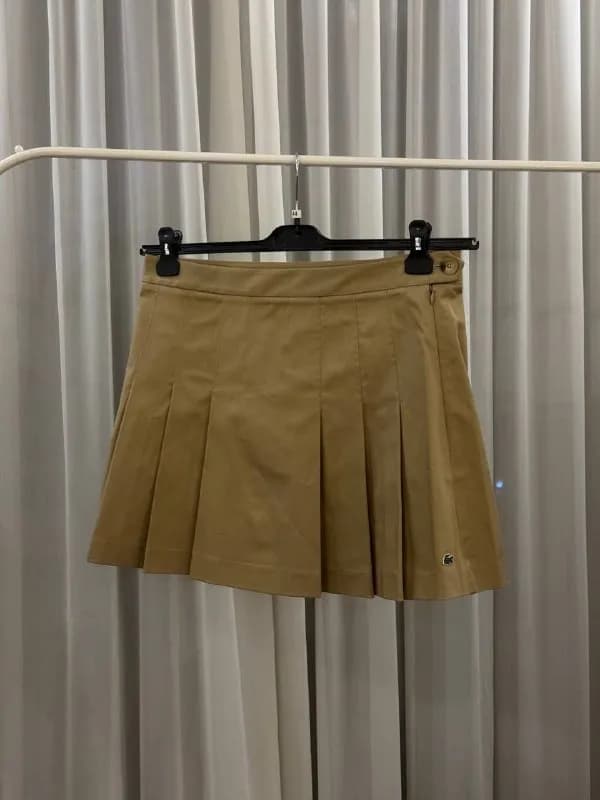 LACOST Short Stretch Cotton Pleated Skirt без подкладки и карманов. — Тбилиси — 250 ₾