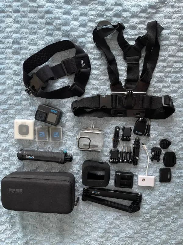 GoPro Hero 10 Black. Всё работает идеально, комплект богатый, много оригинальных аксессуаров. — Батуми — 750 ₾