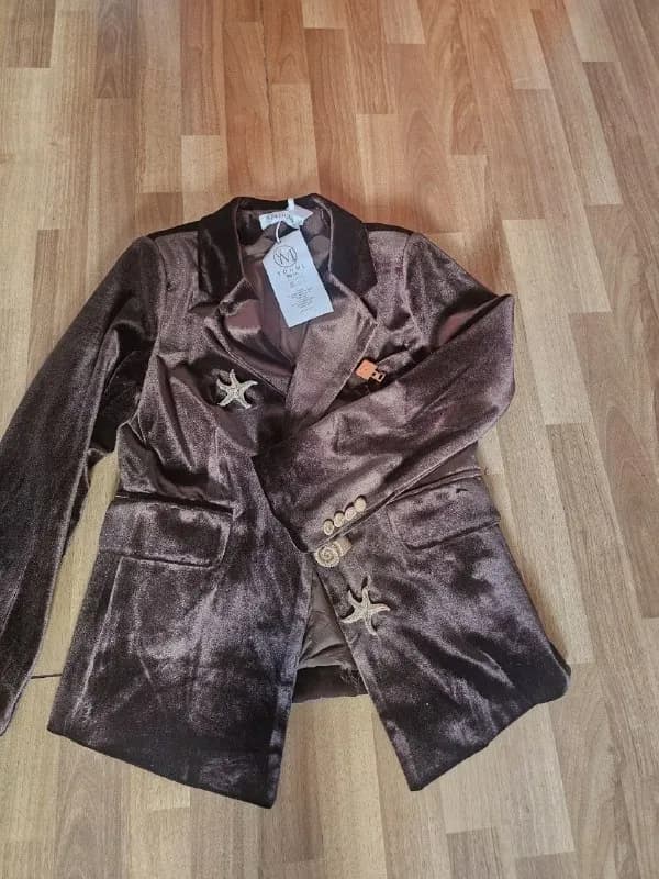 M по 45 ₾ любые, пиджак новые XL указано, но подходить на М S 80 ₾, летний сарафан с подкладкой на — Тбилиси — 45 ₾