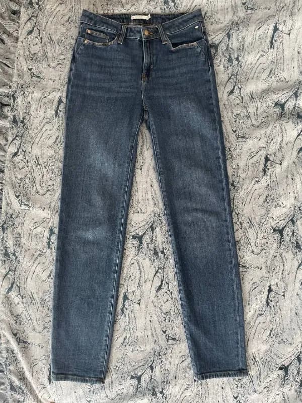 COLIN’S — Батуми — 18 ₾