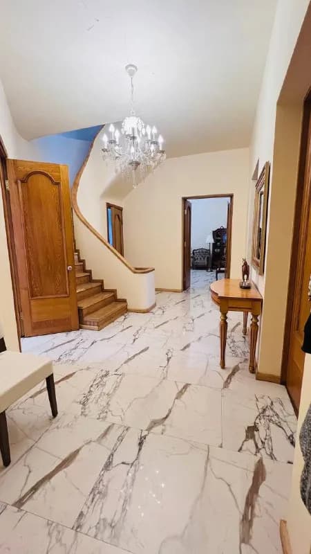 2-story duplex apartment in Tbilisi, Marjanishvili Square, 280 sq.m 4 bedrooms, 2 large — Тбилиси