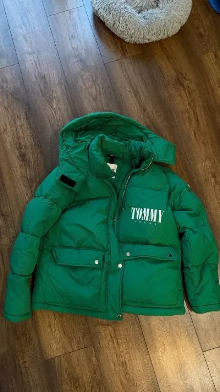 Tommy jeans. Цена — 150 лари (торг). Надевалась от силы — раз 5. — Батуми — 150 ₾