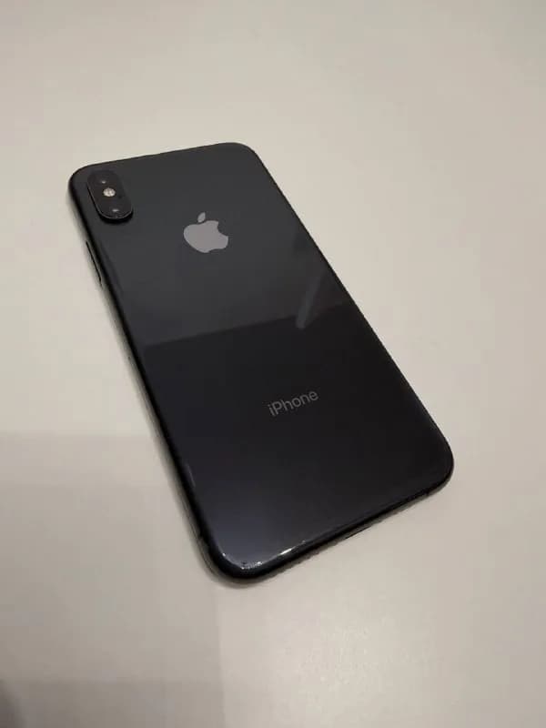 XS и 13про — Батуми — 1 350 ₾