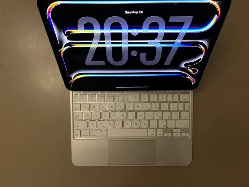 Apple iPad Pro 11» M4 512GB + Magic keyboard — Батуми