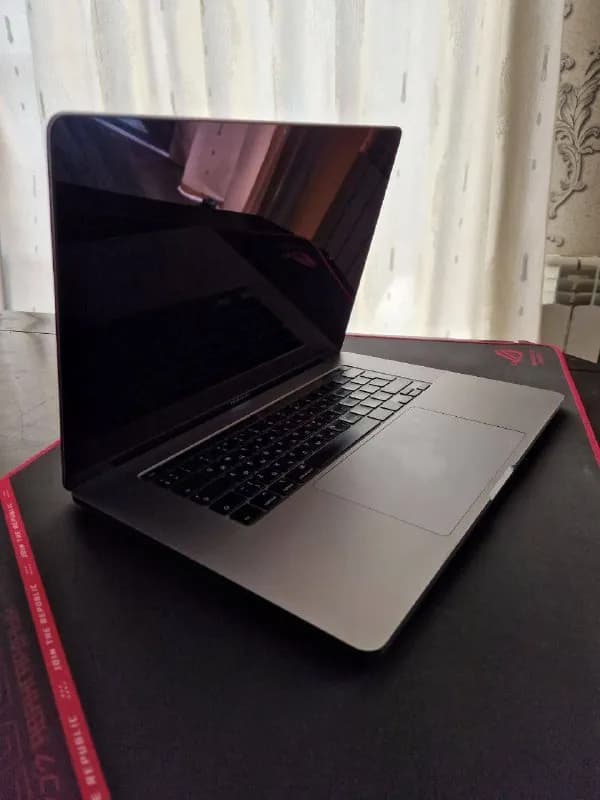 1. Ноутбук MacBook Pro 16 (i9, 16GB, 1TB, AMD5500 4GB) с момента покупки в чехле, оригинальный заря — Тбилиси — 8 600 ₾