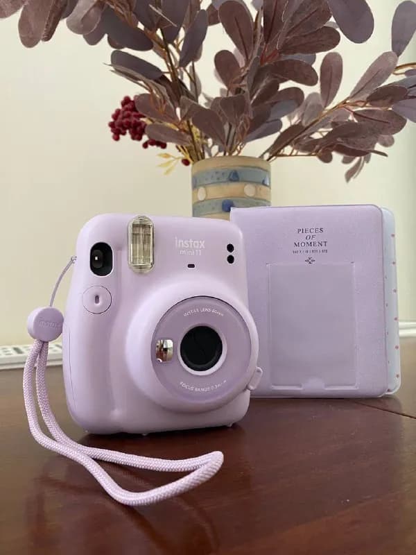 instax mini 11 + пленка на 10 фото, +4 чистые фотокарточки внутри, + альбом для хранения фото. — Тбилиси — 350 ₾