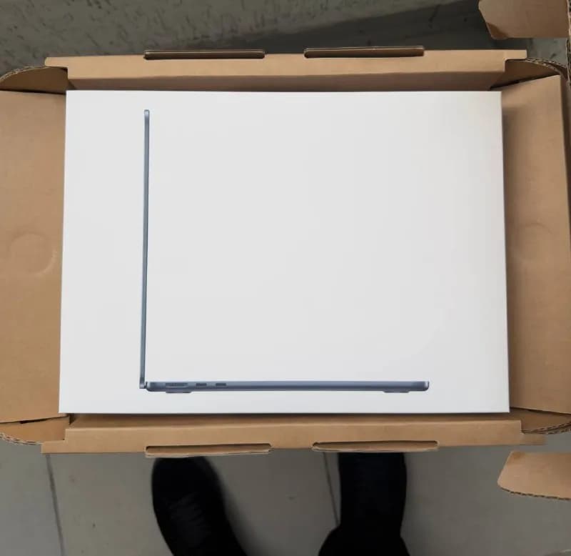 Macbook Air 2026 M5 Chip 13 дюймов MDHE4LL/A 16 ГБ/512 ГБ SSD Midnight. Нераспакованная коробка в за — Тбилиси — 3 400 ₾