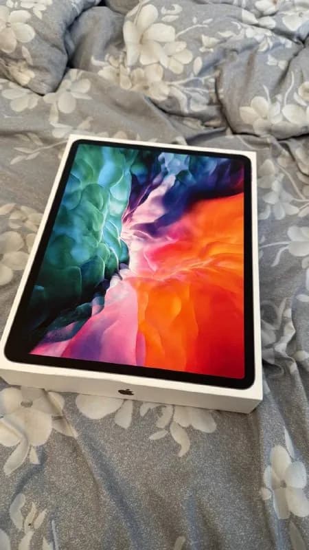 iPad Pro 4th generation 12.9 512gb. Собственно айпад. Естественно он не новый, есть следы эксплуатац — Батуми — 1 600 ₾