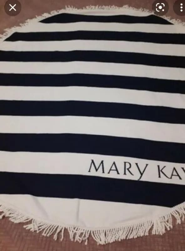 олотенцe-плед Mary Каy абсолютнo новое, в упаковкe. Отличнo подойдет для пляжногo отдыxa. Большое и — Тбилиси — 65 ₾