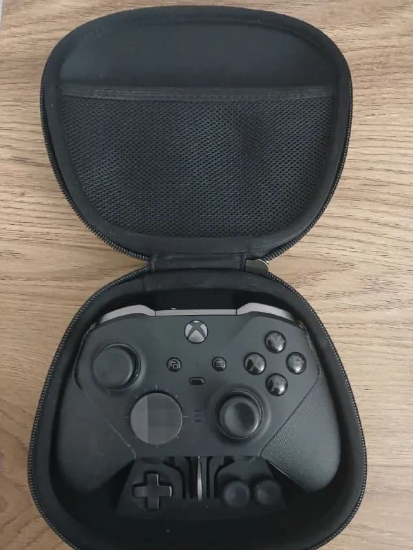Xbox elit series 2 на запчасти, восстановление. Переодически рвётся связь и есть небольшой дрифт. — Батуми — 80 ₾
