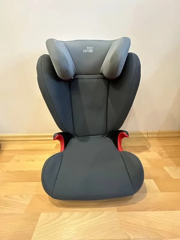 Britax Römer на рос 100-150 см. Цена 150 лари. — Батуми — 150 ₾