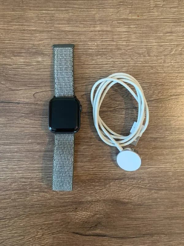 Apple Watch SE 40 мм — Тбилиси — 600 ₾