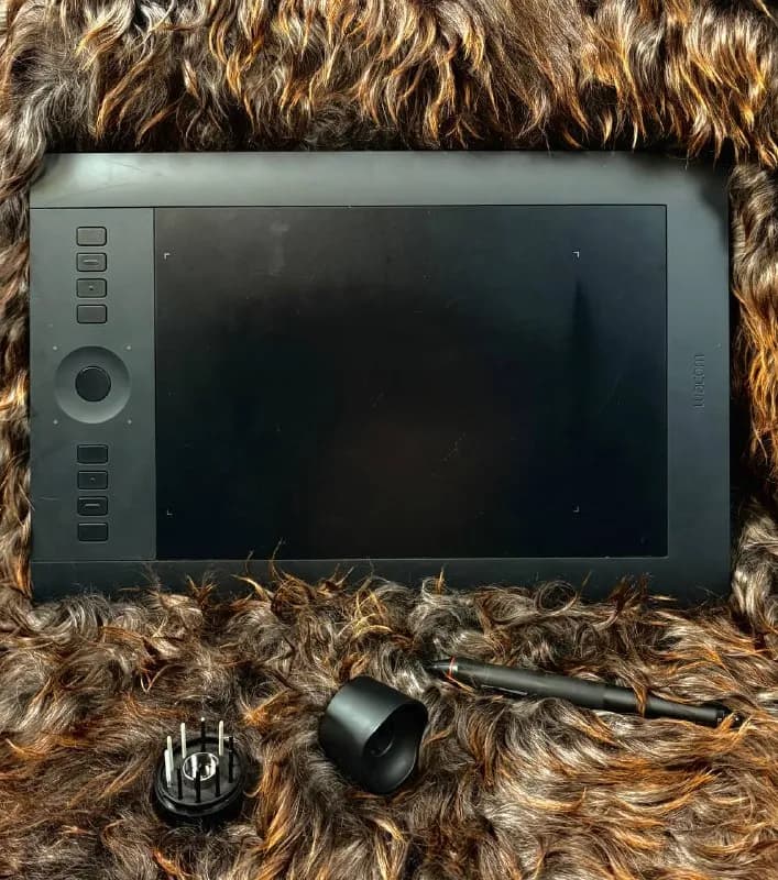 Wacom Intuos Pro / Medium, модель PTH-651 — Батуми — 350 ₾