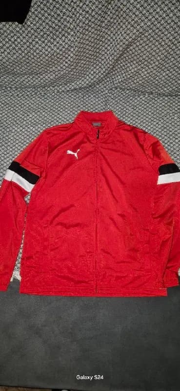 Puma оригинал размер L 80 лари, спортивную кофту оригинал 4f размер L 40 лари. — Батуми — 80 ₾