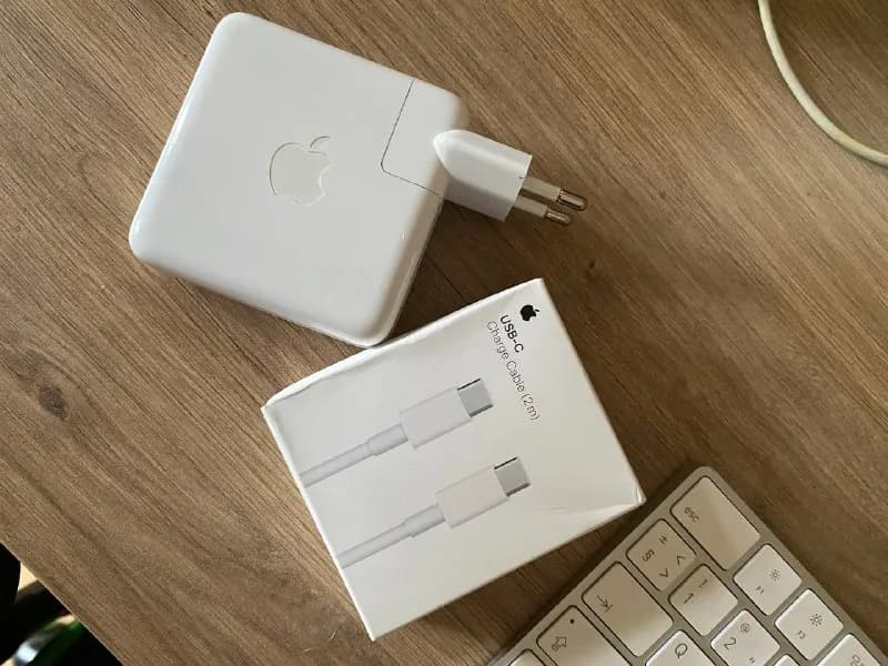 61w и провод usb type-c 2 m — Тбилиси — 150 ₾