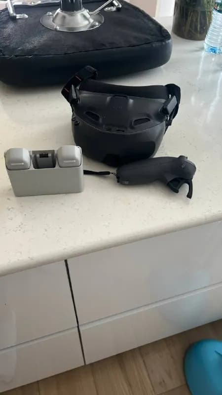 DJI джойстик управления + очки. Покупал для DJI Neo. Пользовался 1 раз. Продам за 500 лари — Батуми — 500 ₾